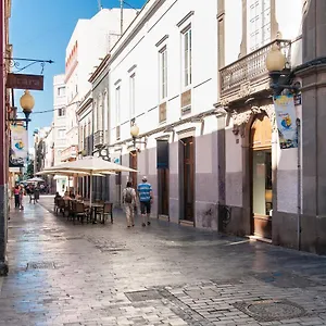 flatguest-triana.in-canary-islands.com/